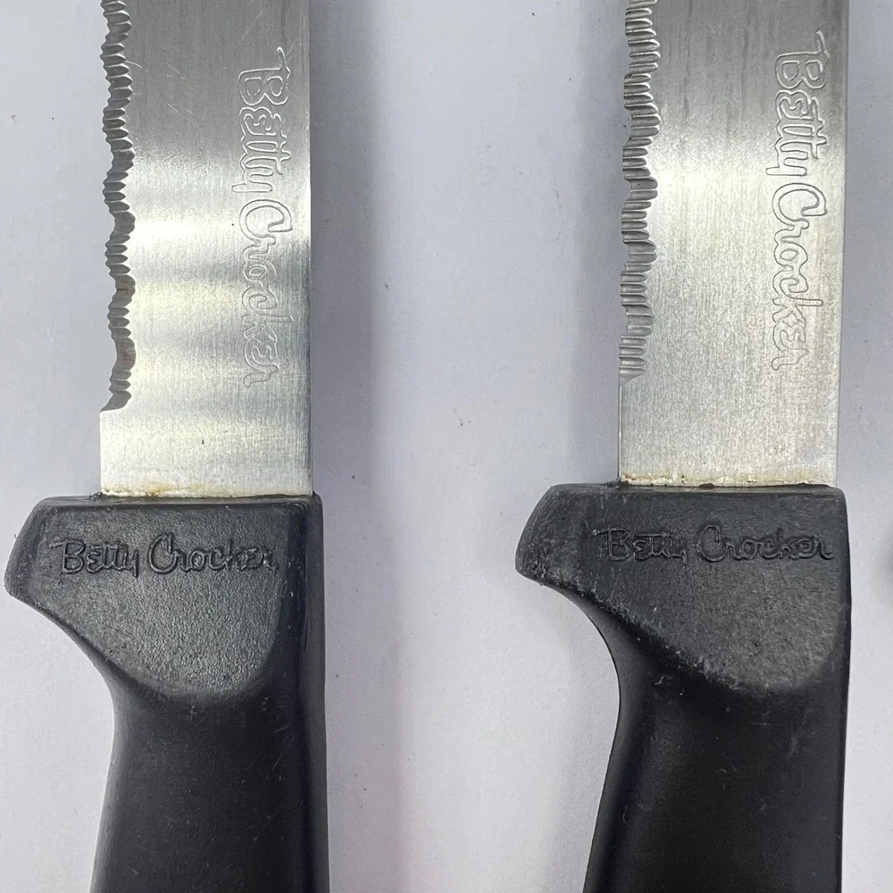 Set of 3 Betty Crocker Black Serrated Knives 9